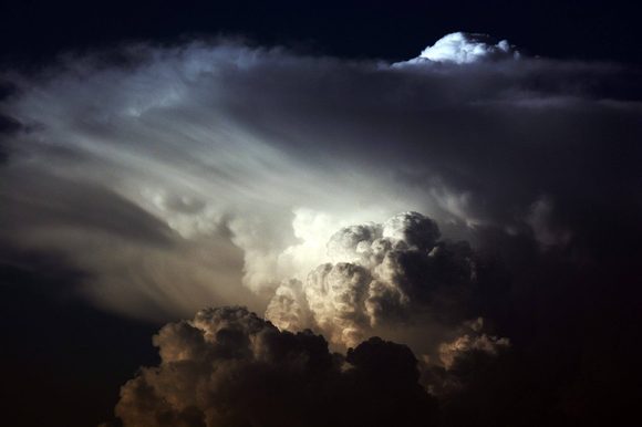 Cumulonimbus. Foto: Bruno Fantulin/OMM/Flickr.
