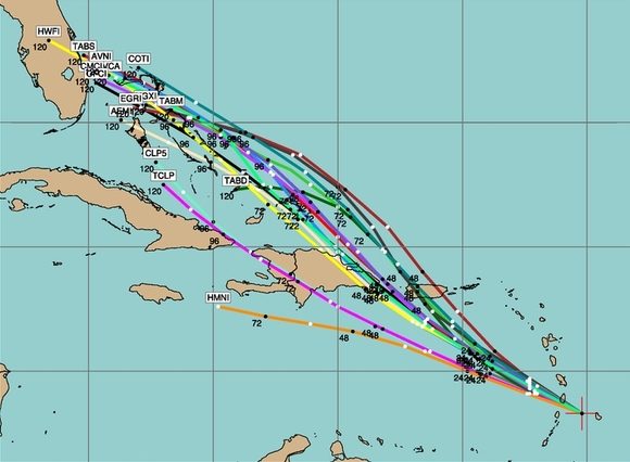 Haz de trayectorias de los modelos/Tropical Cyclone Guidance Project. Haz de trayectorias de los modelos/Tropical Cyclone Guidance Project.