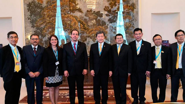  José Ángel Portal Miranda, ministro de Salud Pública y la delegación que lo acompaña durante la LXXII Asamblea Mundial de la Salud.