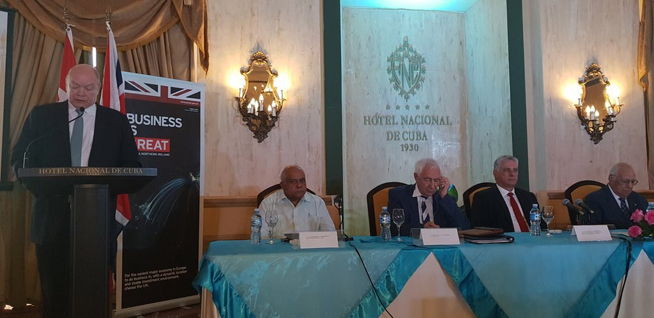 Presidente cubano asiste a foro con empresarios británicos
