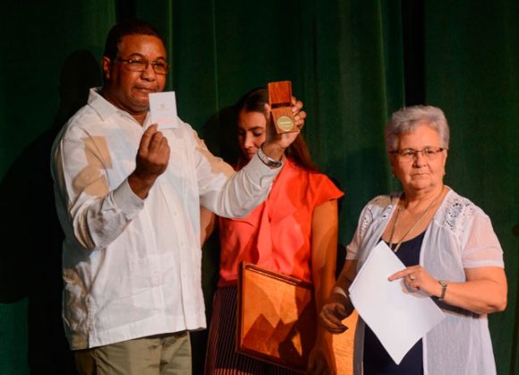 Contraloría General de la República celebra su primera década de vida Contraloría General de la República celebra su primera década de vida