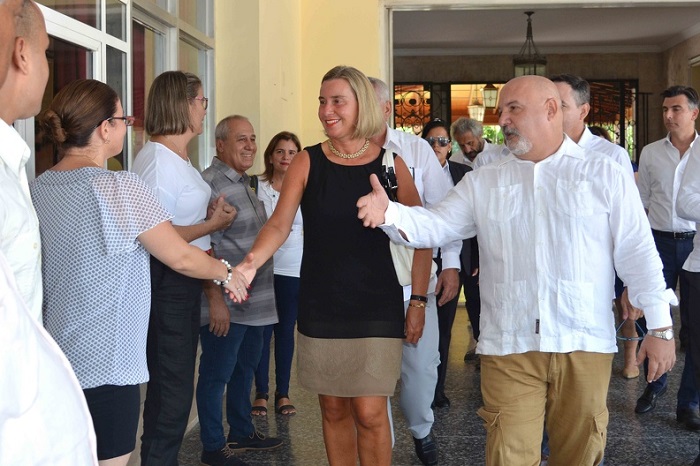 Federica Mogherini llega hasta la Universidad de las Artes
