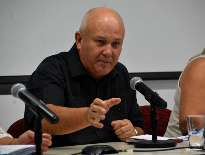 Recorre vicepresidente instalaciones de la Industria Alimentaria en Santiago de Cuba Recorre vicepresidente instalaciones de la Industria Alimentaria en Santiago de Cuba