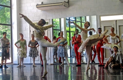 Academia Acosta Danza convoca a nuevos estudiantes 