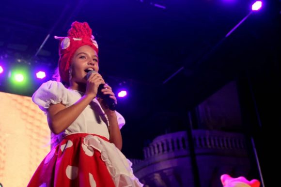 La Colmenita fue de las compañías que actuaron en las noches de Avenida Italia