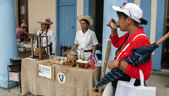 En cualquier rincón donde estés, no importa las fronteras, siéntete orgulloso de haber nacido de aquí, en la mayor de las Antillas. Foto: Abel Padrón Padilla/Cubadebate.