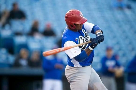 Alarcón se fue de 4-2 y conectó el único extrabases de la selección nacional.