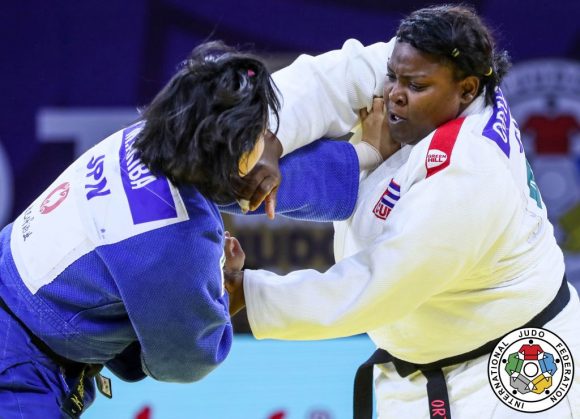Idalis Ortiz lidera ranking mundial y olímpico