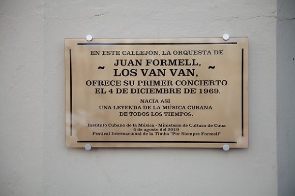 Los Van Van son la Patria Los Van Van son la Patria