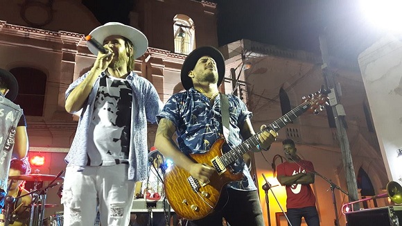 popular agrupación Qva Libre