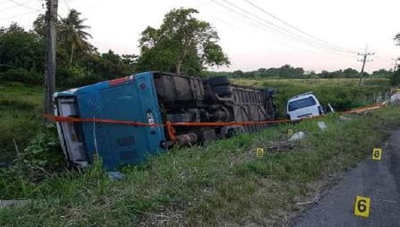 Un fallecido y 56 heridos en accidente de tránsito en límite entre Artemisa y La Habana