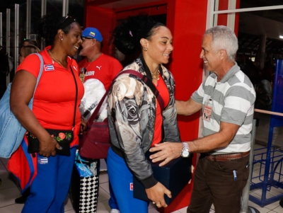 Las discóbolas cubanas Yaimé Pérez y Denia Caballero