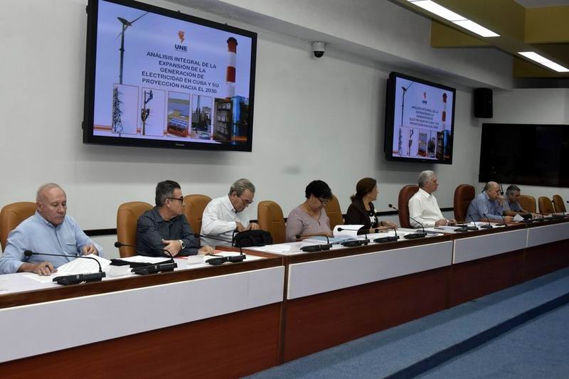 Chequea Díaz-Canel programas Tarea Vida, Memoria Histórica y del Polo Científico Productivo de La Habana, Artemisa y Mayabeque 