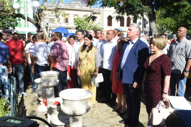 Homenaje a Marta Abreu, la Benefactora de Santa Clara. (Foto: Carlos Rodríguez Torres) Homenaje a Marta Abreu, la Benefactora de Santa Clara. (Foto: Carlos Rodríguez Torres)