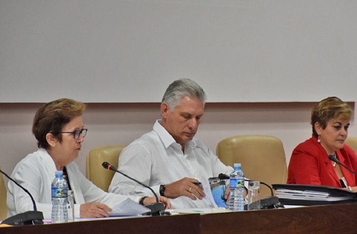 Llama Díaz-Canel a potenciar la inversión extranjera