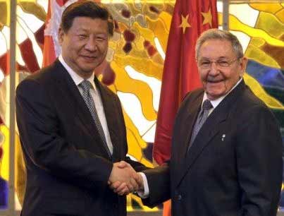 Raúl Castro junto a Xi Jinping Raúl Castro junto a Xi Jinping