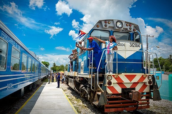 ¡Llegó el tren a Holguín!
