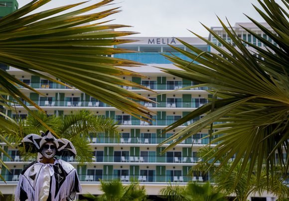 Asiste Díaz-Canel a inauguración de hotel Meliá Internacional en Varadero