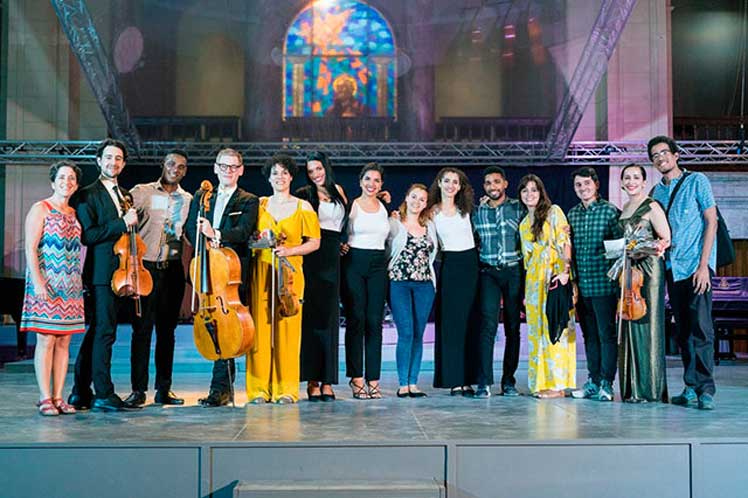 músicos de la Orquesta de Minnesota, Estados Unidos, comparten escenario con profesores del ISA. músicos de la Orquesta de Minnesota, Estados Unidos, comparten escenario con profesores del ISA.