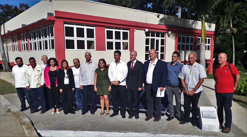 Inauguran en La Habana nuevo parque fotovoltaico