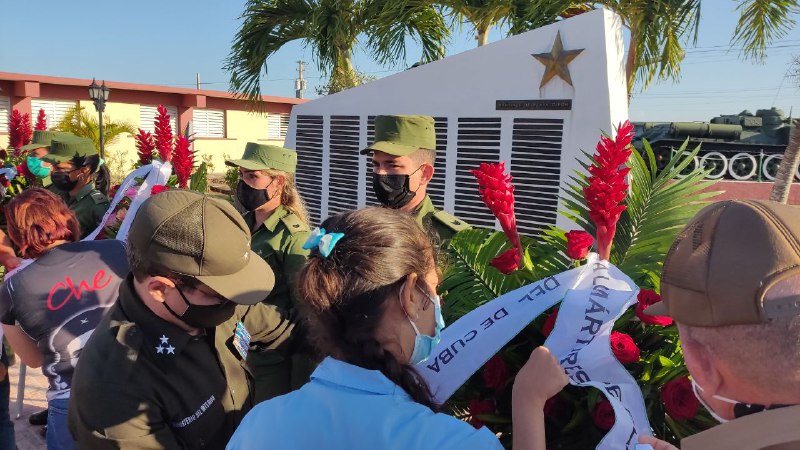 Ofrendas de Raúl y Díaz-Canel a mártires de Playa Girón 