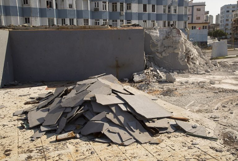 Está prevista la recuperación total de la Tribuna, con un nuevo formato y estructura. Foto: Ismael Francisco/ Cubadeabate.