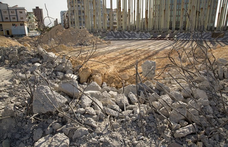La obra se ejecuta con presupuesto del CAP, que también destinará fondos a la recuperación del entorno. Foto: Ismael Francisco/ Cubadebate.