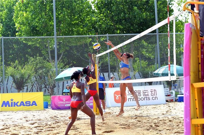 Cubanas del voly de playa por avanzar en Nanjing