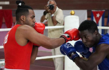 Arlen y Arzola en Mundial de boxeo